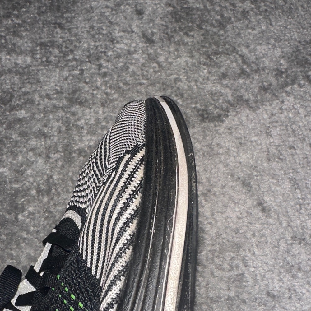 NIKE FLYNIT RACER “VOLT” OG - Picture 6 of 10